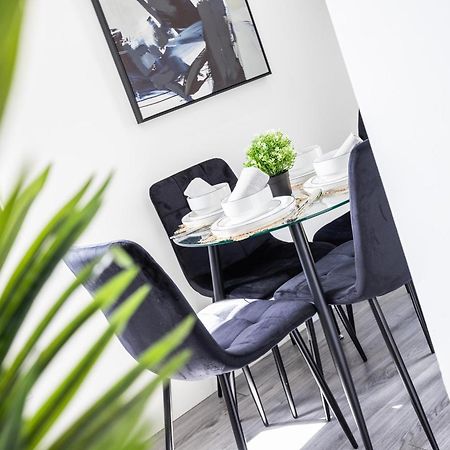 Block Of Apartments In Croydon ,Long Stays , Weekly & Monthly Offers , Contractors , Relocations , Leisure & Family Stays Eksteriør billede